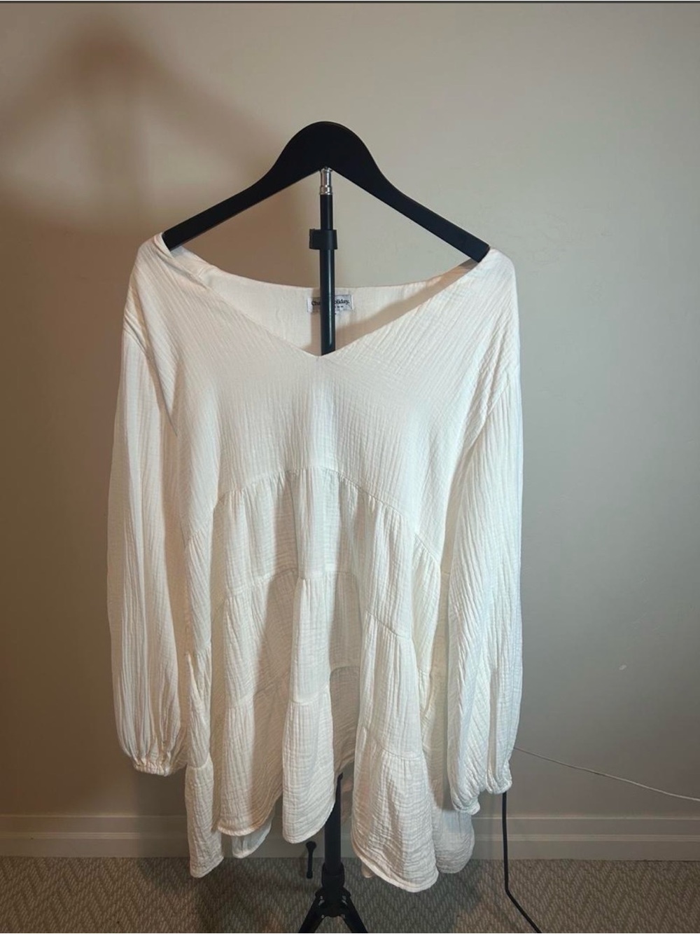 Charlie Holiday White Gauze Tiered Long Sleeve Dress – Size US 8